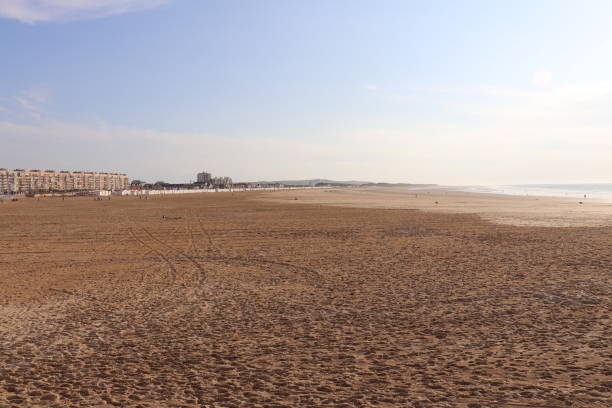 istock The sandy beach of Calais 1331810248