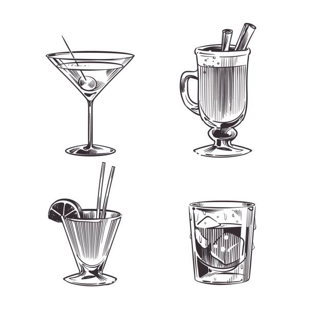 스케치 칵테일 알코올 음료. 다른 안경에 손으로 그린 차가운 음료. 올리브, 멀드 와인, 파티 여름 음료와 얼음 위스키마티니. 새겨진 스타일로 설정된 벡터 격리 - cocktail martini olive vodka stock illustrations
