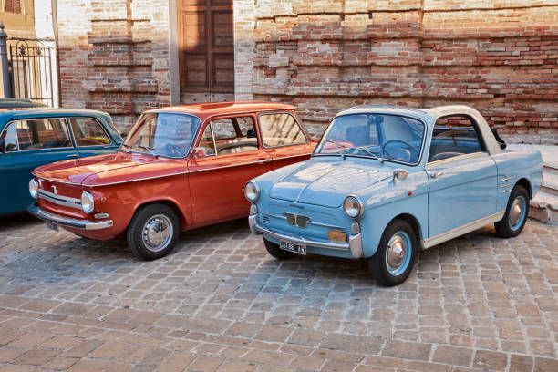 Vintage cars NSU Prinz 4L (1972) and Autobianchi Bianchina Trasformabile (car based on Fiat 500 - 1959) in classic car meeting in Jesi, AN, Italy - September 29,2019 Vintage cars NSU Prinz 4L (1972) and Autobianchi Bianchina Trasformabile (car based on Fiat 500 - 1959) in classic car meeting in Jesi, AN, Italy - September 29,2019 little fiat car stock pictures, royalty-free photos & images