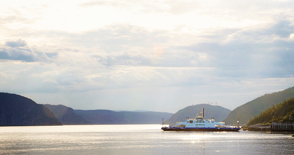 Estuario del río Saguenay que se une al río San Lorenzo con un ferry photo