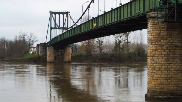 istock Structure of the Marmande bridge 1332013633