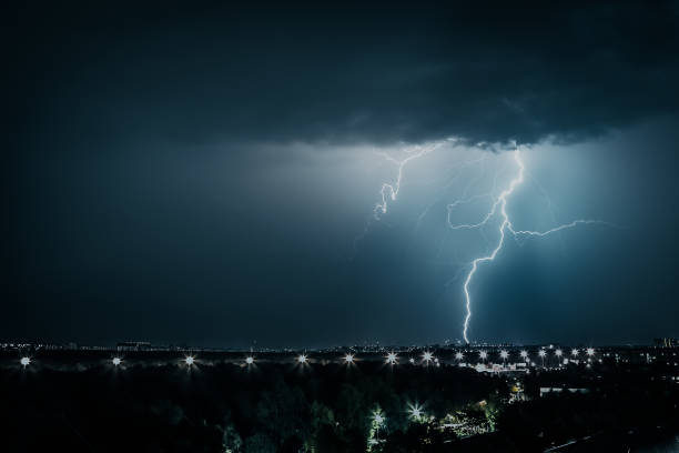 istock cargo clouds over the city 1332083489