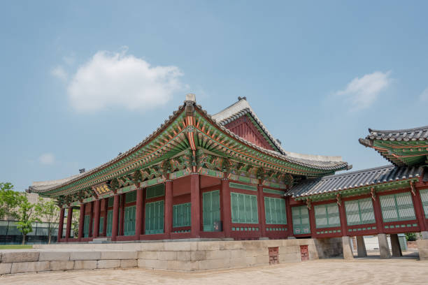 istock Korean traditional house 1332156917
