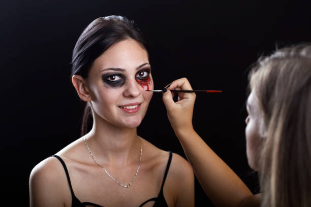 scary make-up - stage makeup black halloween make up imagens e fotografias de stock