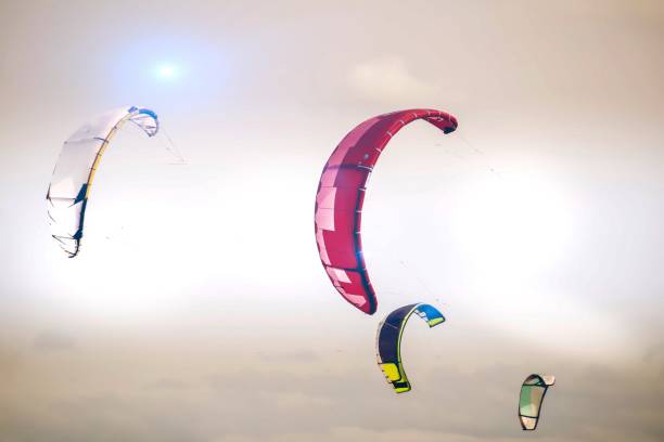 compétition de kite surf - josianne toubeix photos et images de collection