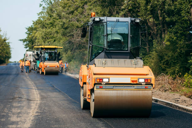 istock Road service repairs the highway 1332280614