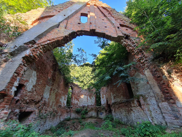 istock ruins of church 1332308895
