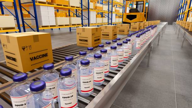 istock Warehouse with cardboard boxes inside on pallets racks, logistic center. Loft modern warehouse. Cardboard boxes on a conveyor belt in a warehouse, 3D rendering 1332312417
