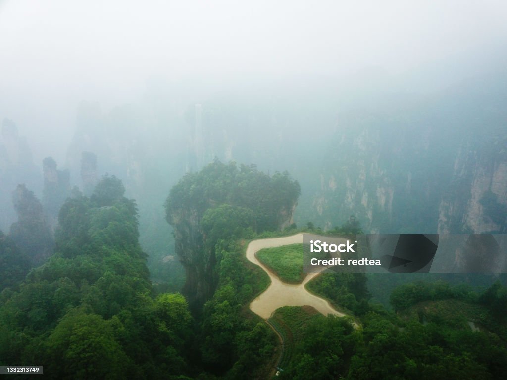 Aerial view of Zhangjiajie National Park，Farmland is built on top of a mountain。 Zhangjiajie Stock Photo