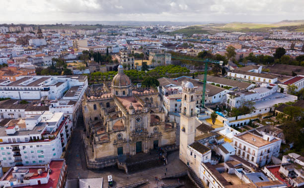 vue aérienne de la ville de jerez de la frontera. espagne - birdview photos et images de collection