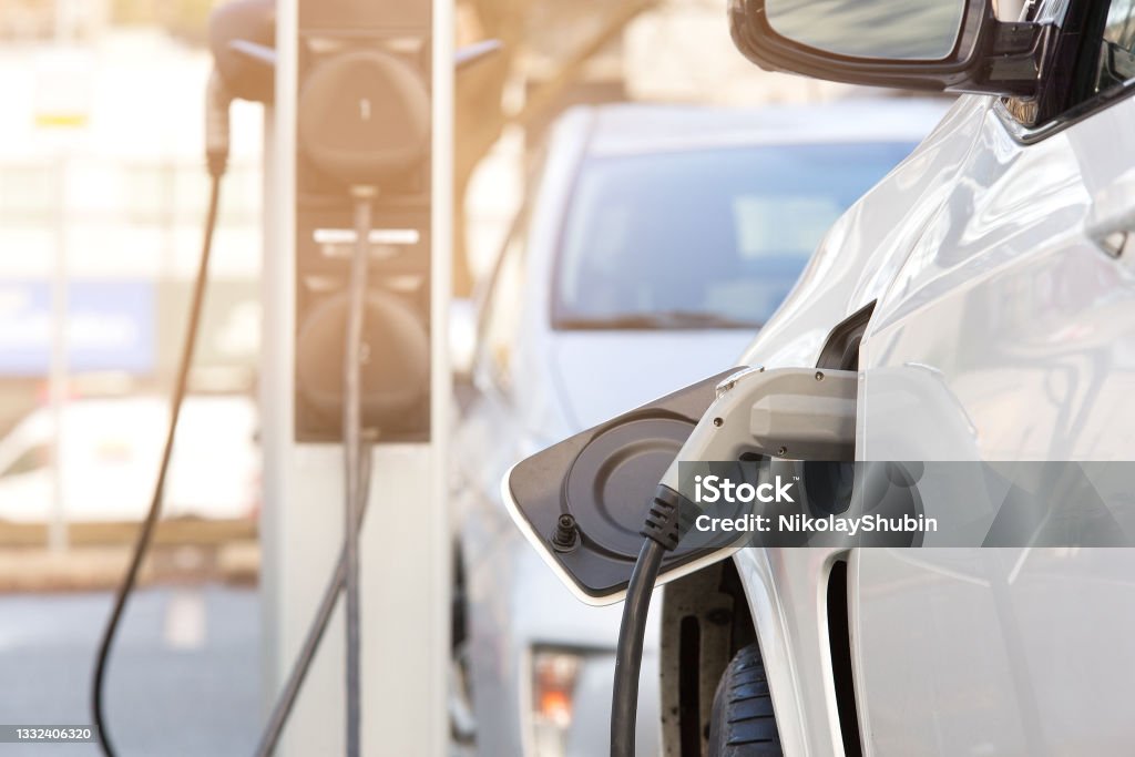 Electricity charge bill eco electro mobile transmission system sun car station electric electronics new generation Photos Electricity charge bill eco electro mobile transmission system sun car station electric electronics new generation Electric Car Stock Photo