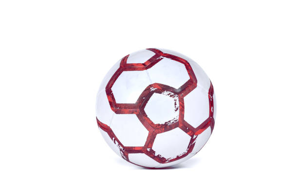 pallone da calcio futsal bianco con strisce esagonali rosso scuro isolate su sfondo bianco - futsal indoors soccer ball soccer foto e immagini stock