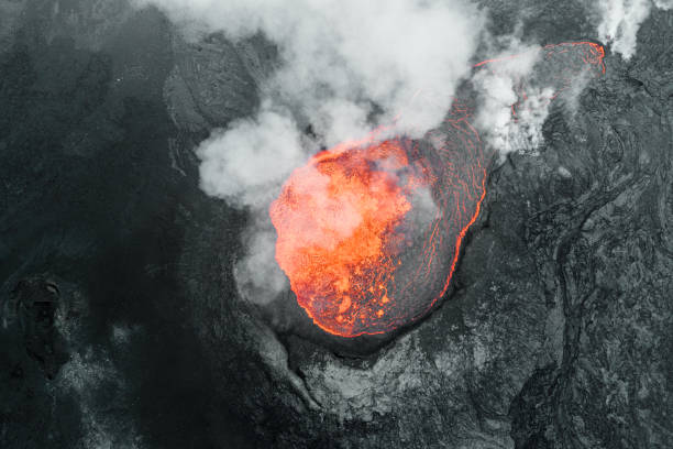 directly above fagradalsfjall volcano crater of iceland - crater imagens e fotografias de stock