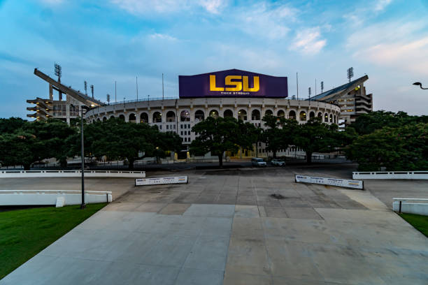 stade de football de la lsu - lsu photos et images de collection