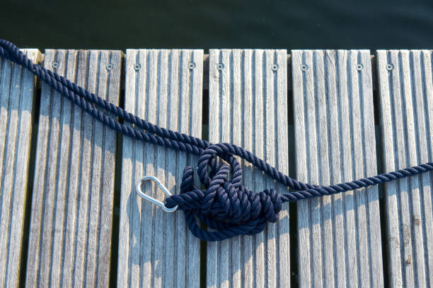 istock Landvasten in de knoop 1332495235