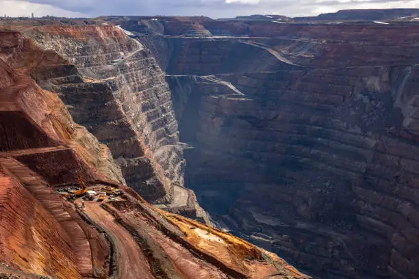 Super Pit is Australia's largest open cut gold mine until 2016 when it was surpassed by the Newmont Boddington gold mine also in Western Australia.