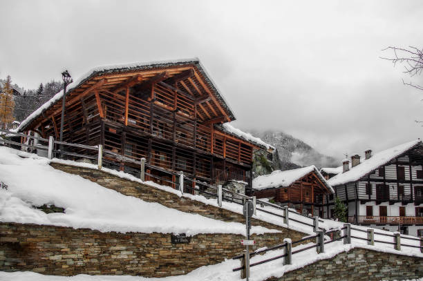 istock Monte Rosa, Valsesia, Alagna 1332536353