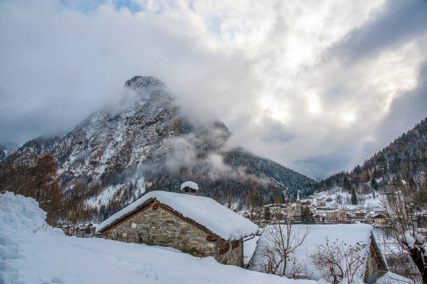 istock Monte Rosa, Valsesia, Alagna 1332536710