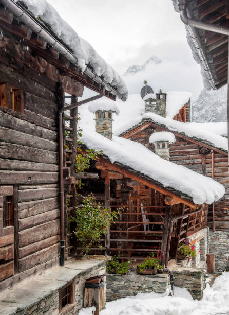 istock Monte Rosa, Valsesia, Alagna 1332537566