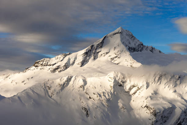 istock Mount Aspiring and the Bonar Glacier 1332567444