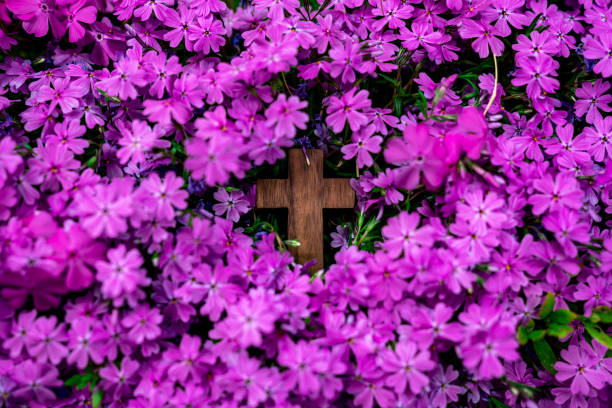 istock Flower Background Wooden Cross 1332696388