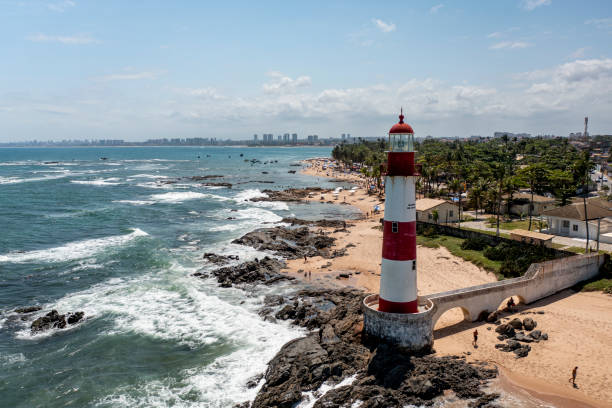 маяк итапуа - сальвадор - баия - salvador bahia state brazil architecture стоковые фото и изображения