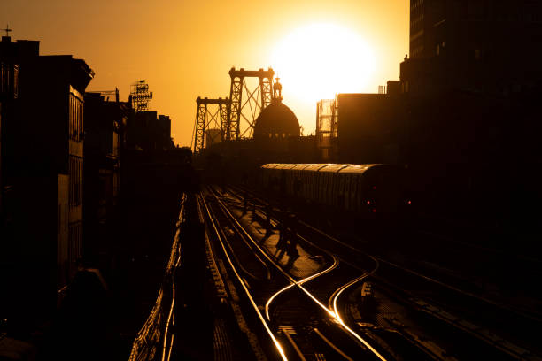 istock Wiliamsburg Bridge Sunset 1332719292