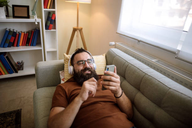 istock Streaming some new music 1332734288