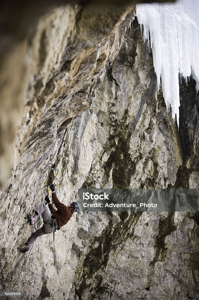 Extreme Ice grimpeur à l'escalade mixte - Photo de Abrupt libre de droits