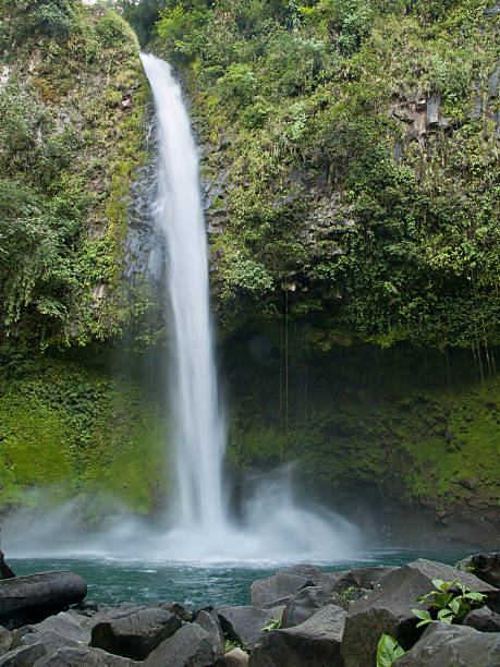 istock La Fortuna Waterfall, Costa Rica 133280000