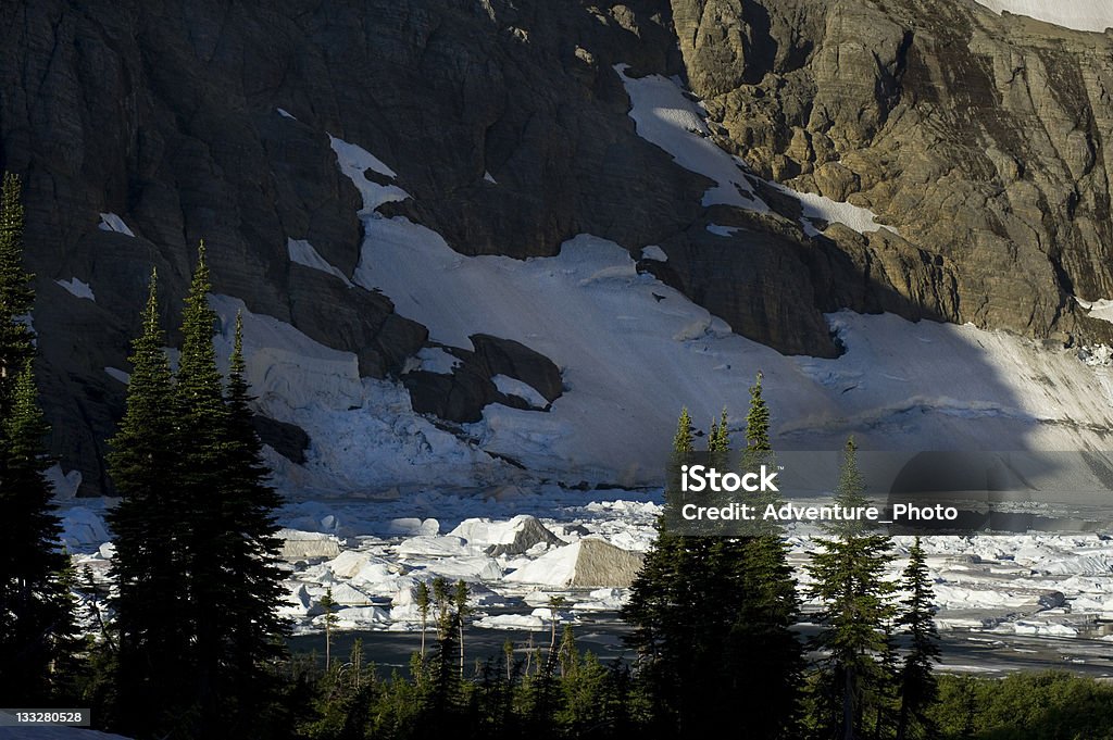 Iceberg lac dans le Parc National de Glacier, Montana - Photo de Chaîne de montagnes libre de droits