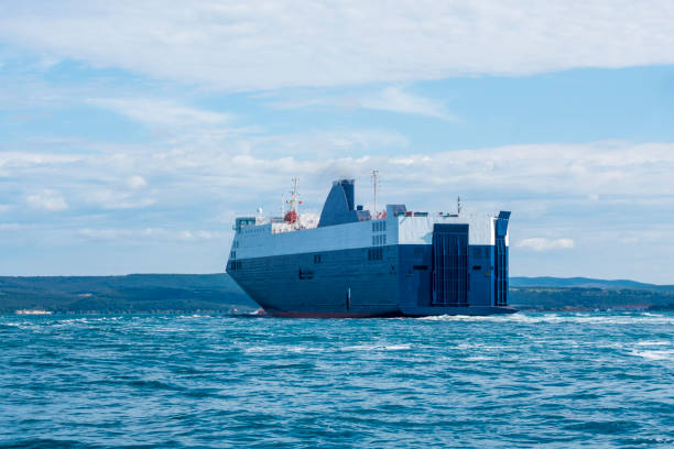 페리의 자동차와 승객 - passenger ship nautical vessel passenger craft ferry 뉴스 사진 이미지