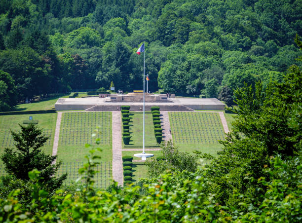 istock Militaire begraafplaats bij Hartmannswillerkopf in de Elzas 1332914080