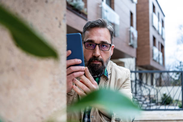 istock Detective captures the suspected person 1332969446