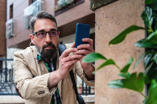 istock Detective captures the suspected person 1332969470