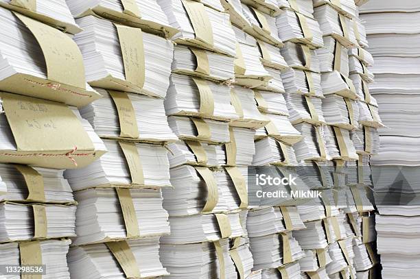 I Libri Contabili - Fotografie stock e altre immagini di Documento legale - Documento legale, Catasta, Mucchio