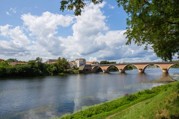istock Old bridge of Bergerac 1333013596
