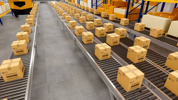 istock Warehouse with cardboard boxes inside on pallets racks, logistic center. Loft modern warehouse. Cardboard boxes on a conveyor belt in a warehouse, 3D rendering 1333035078