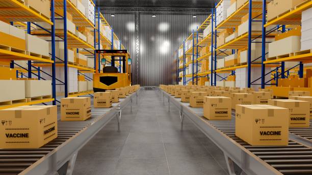 istock Warehouse with cardboard boxes inside on pallets racks, logistic center. Loft modern warehouse. Cardboard boxes on a conveyor belt in a warehouse, 3D rendering 1333035086