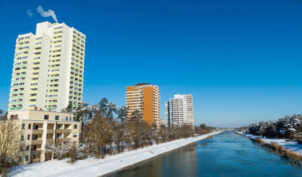 istock Snow on Main Danube Canal Erlangen Germany 1333036398