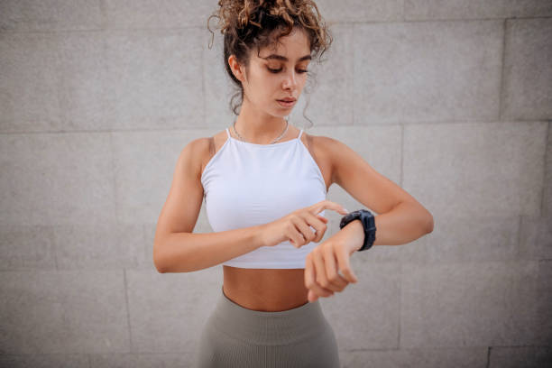 istock Woman in training with a smartwatch 1333041900