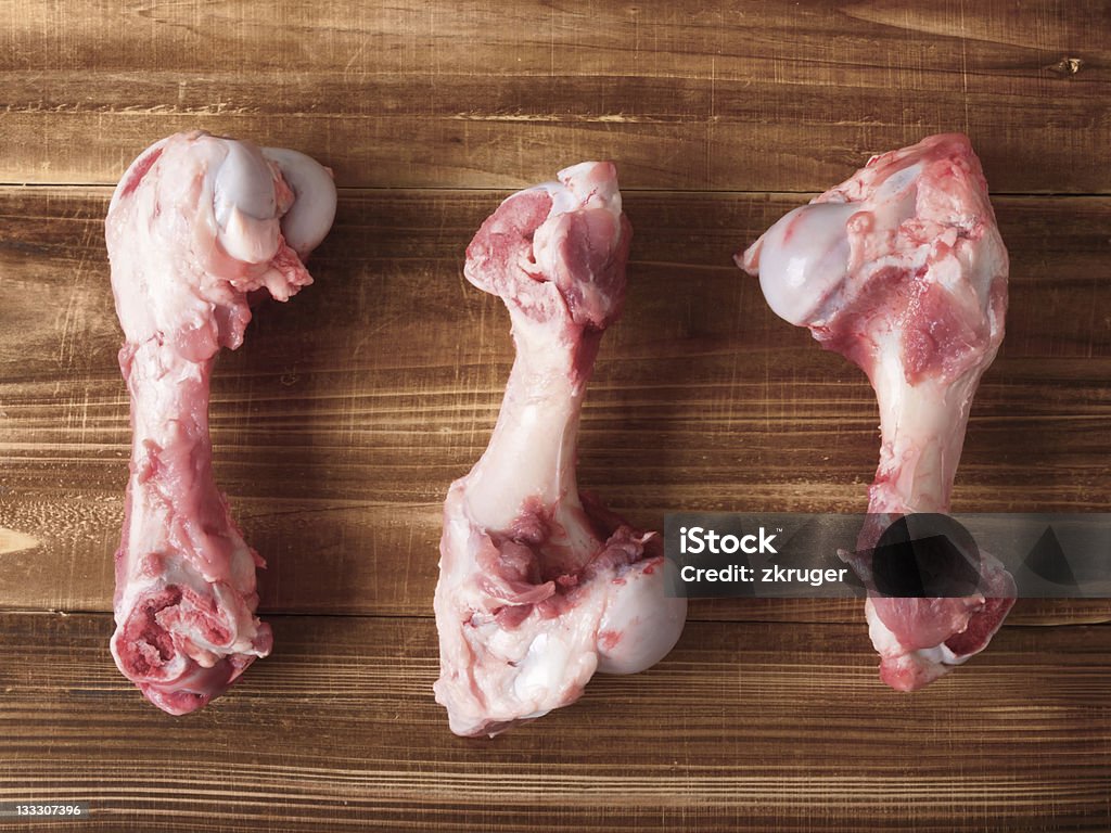 Carne suína ossos em madeira - Foto de stock de Bouillon royalty-free