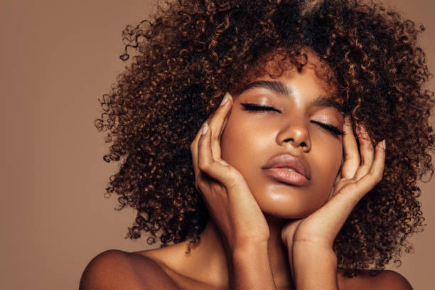 istock Beautiful girl with curly hairstyle 1333084169
