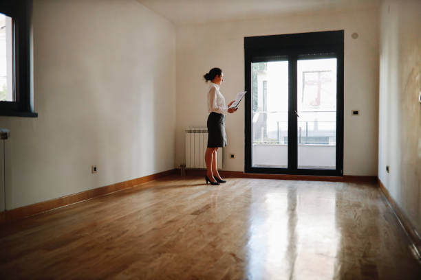 istock Real estate agent making final preparations before the meeting 1333102908