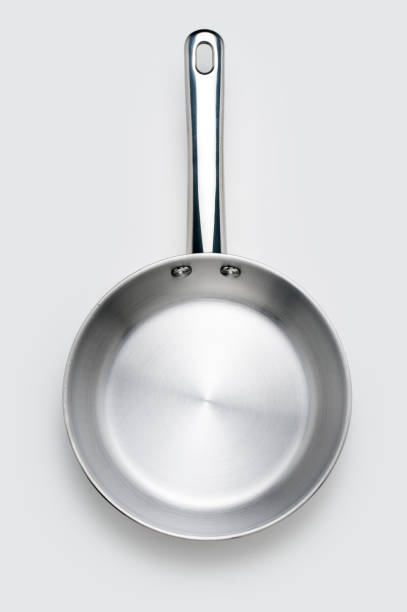 skillet a sartén - stainless steel fotografías e imágenes de stock