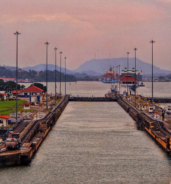 kanał panamski - panama canal panama canal lock panama city zdjęcia i obrazy z banku zdjęć