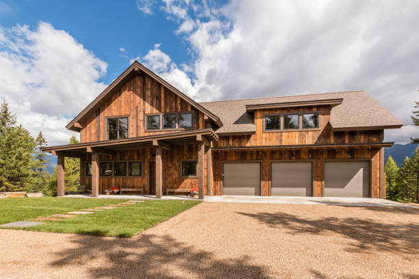 istock Beautiful new luxury home set in the mountains 1333124172