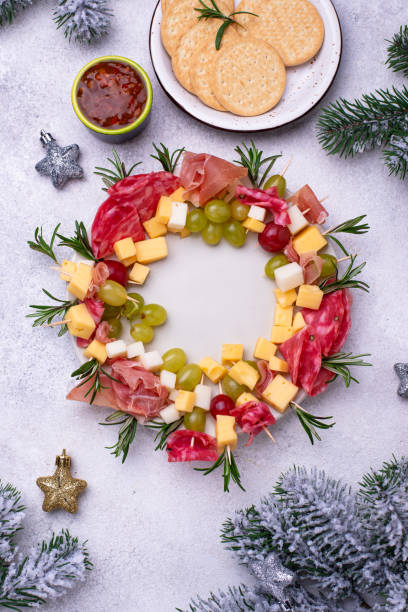 istock Appetizers in shape of Christmas wreath 1333147685
