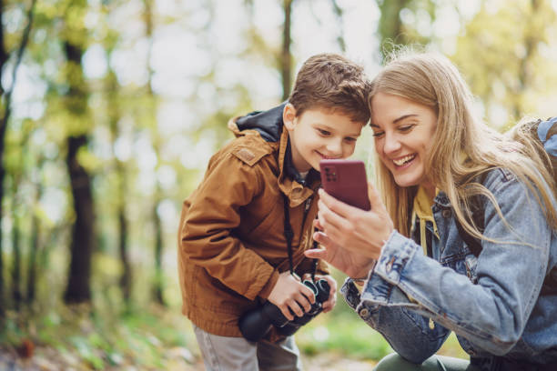 wandern - telephone nature mobile phone autumn stock-fotos und bilder