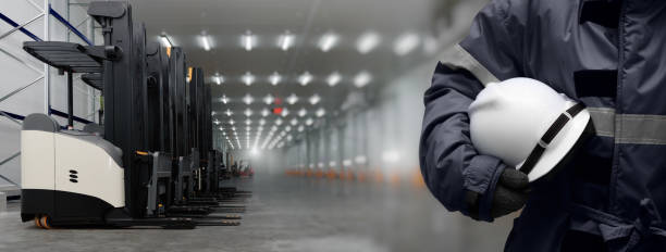 istock Head of the Cargo Operation Control worker on cold storage warehouse Double exposure image with Forklift standing on Loading area. Warehouse storage system service concept in Banner size. 1333159219